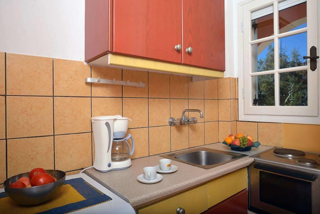 Vlachos Apartments Сидарион Экстерьер фото